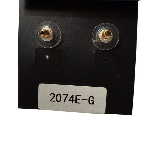 Mariell - NWT - Cubic Zirconia Tear-Drop dangle Earrings - Picture 7 of 10